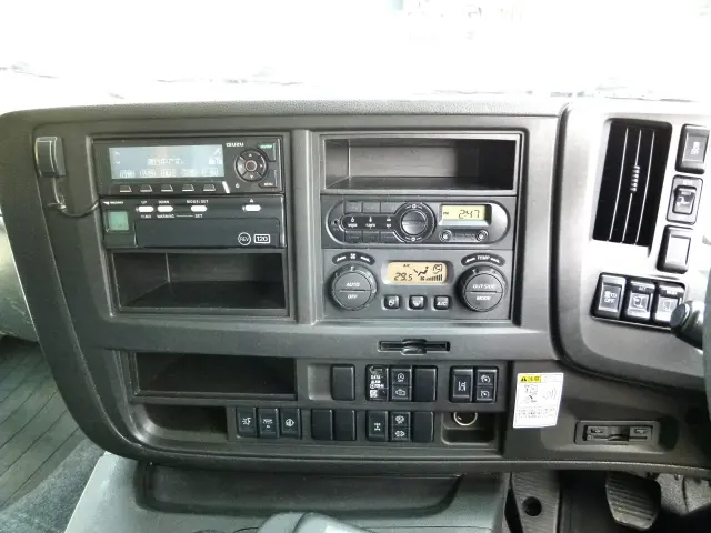 いすゞ ギガ 2PG-CYJ77C(8x4)の写真32