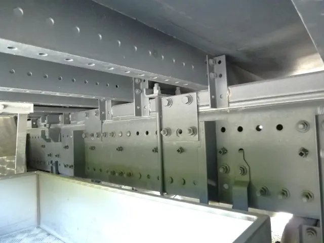 日野 プロフィア 2DG-FW1EHG(8x4)の写真37