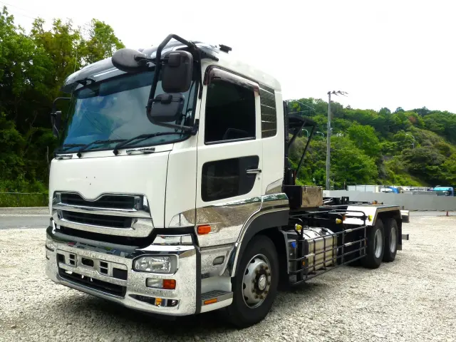 ＵＤ クオン QKG-CW5YL改(6x4)の写真1