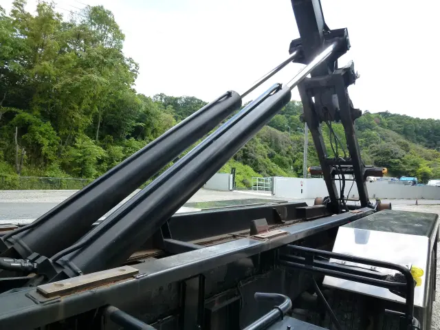 ＵＤ クオン QKG-CW5YL改(6x4)の写真15
