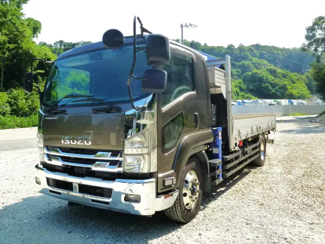 いすゞ フォワード 2PG-FTR90V2(2WD)の写真1