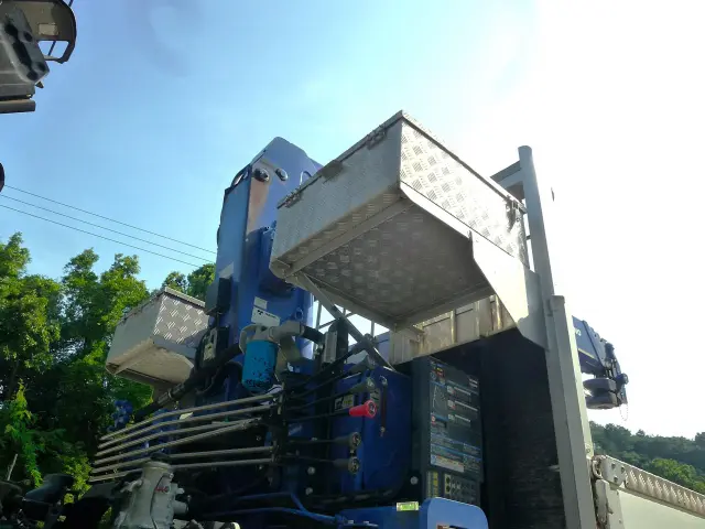 いすゞ フォワード 2PG-FTR90V2(2WD)の写真9
