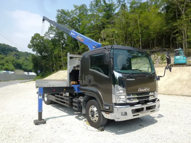 いすゞ フォワード 2PG-FTR90V2(2WD)の写真17