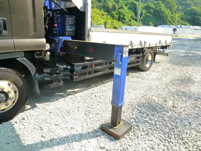 いすゞ フォワード 2PG-FTR90V2(2WD)の写真21