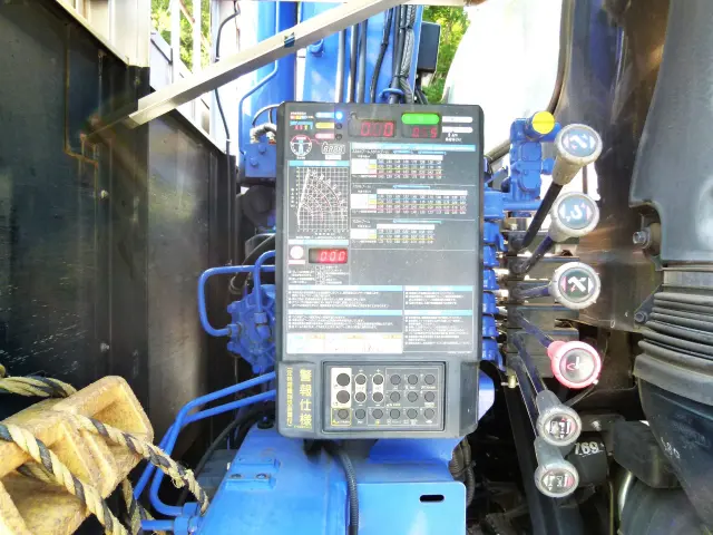 いすゞ フォワード 2PG-FTR90V2(2WD)の写真26