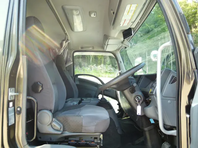 いすゞ フォワード 2PG-FTR90V2(2WD)の写真33