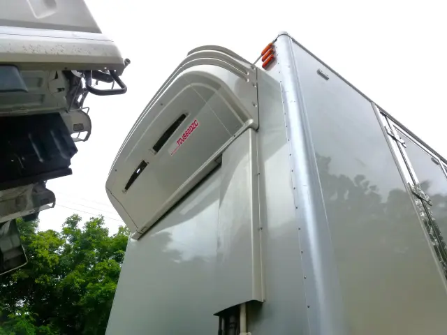 いすゞ フォワード 2RG-FSR90T2(2WD)の写真10