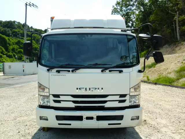いすゞ フォワード 2PG-FTR90V2(2WD)の写真2