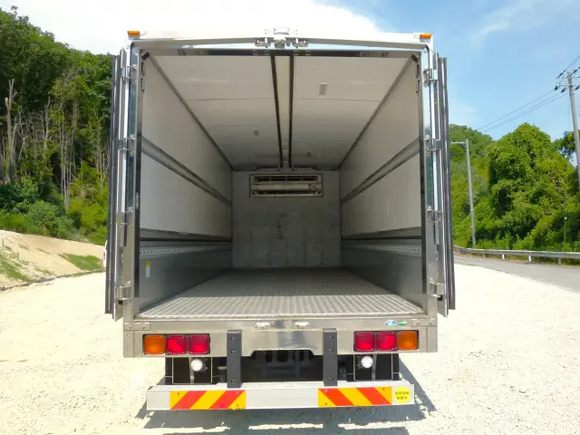 いすゞ フォワード 2PG-FTR90V2(2WD)の写真10