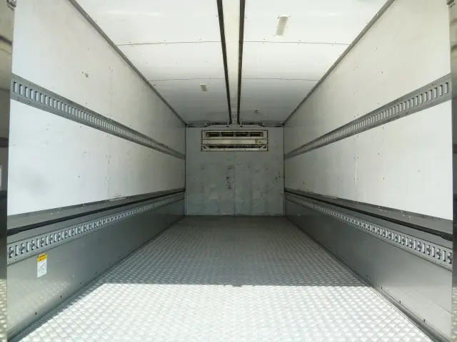 いすゞ フォワード 2PG-FTR90V2(2WD)の写真12