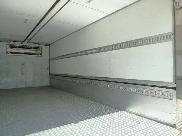 いすゞ フォワード 2PG-FTR90V2(2WD)の写真15