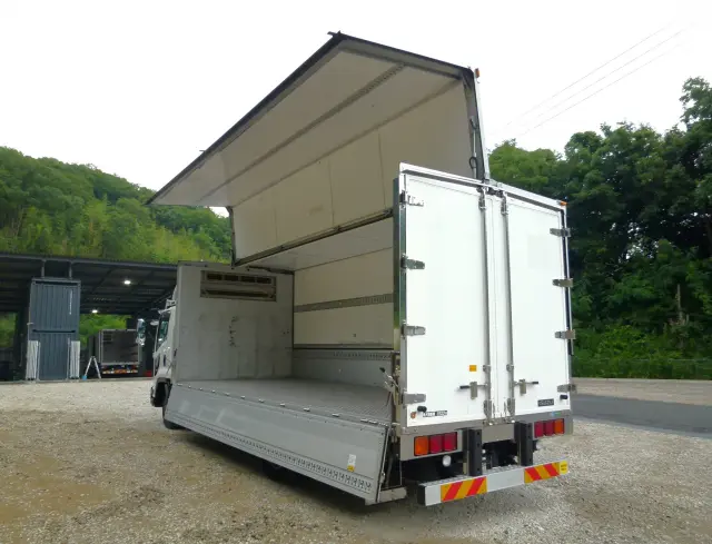 いすゞ フォワード 2PG-FTR90V2(2WD)の写真19