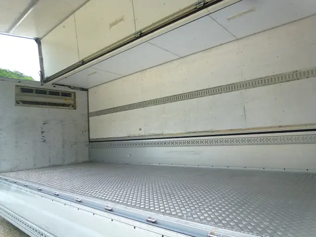 いすゞ フォワード 2PG-FTR90V2(2WD)の写真21
