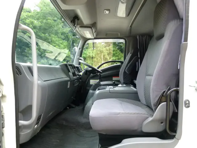 いすゞ フォワード 2PG-FTR90V2(2WD)の写真35