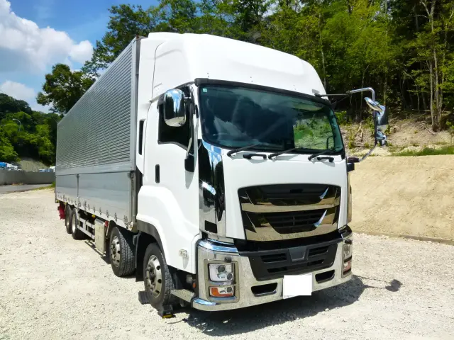 いすゞ ギガ 2PG-CYJ77C(8x4)の写真3