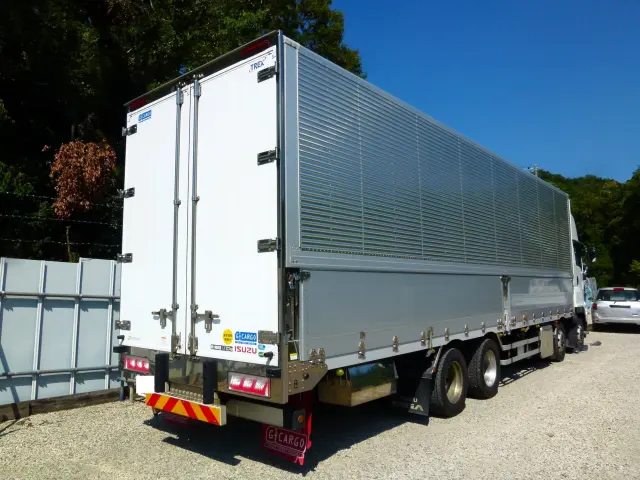 いすゞ ギガ 2PG-CYJ77C(8x4)の写真4