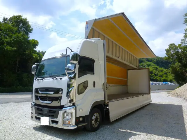 いすゞ ギガ 2PG-CYJ77C(8x4)の写真17