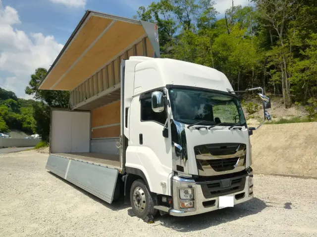 いすゞ ギガ 2PG-CYJ77C(8x4)の写真18