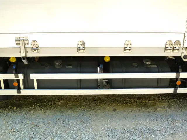 いすゞ ギガ 2PG-CYJ77C(8x4)の写真24