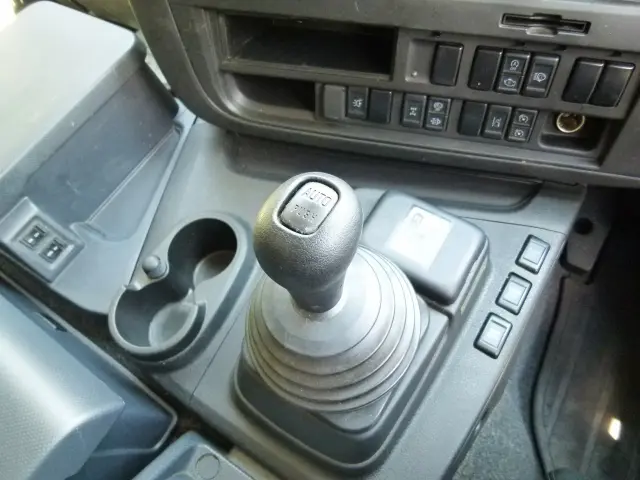 いすゞ ギガ 2PG-CYJ77C(8x4)の写真28