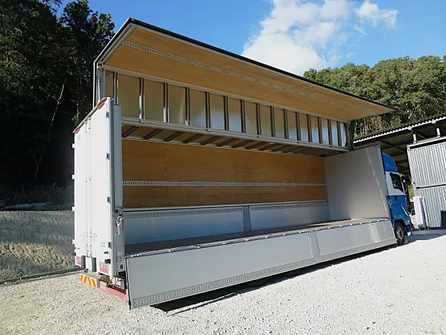 いすゞ ギガ 2PG-CYJ77D(8x4)の写真19