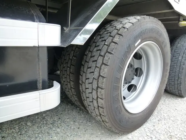 いすゞ ギガ 2PG-CYJ77D(8x4)の写真42