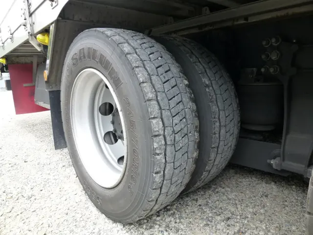 いすゞ ギガ 2PG-CYJ77D(8x4)の写真45