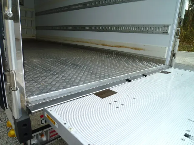 日野 レンジャー 2KG-FC2ABG(2WD)の写真25