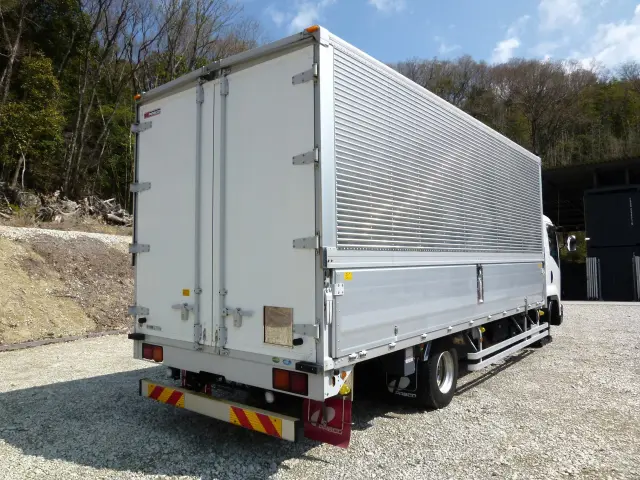 いすゞ フォワード 2RG-FRR90T2(2WD)の写真4