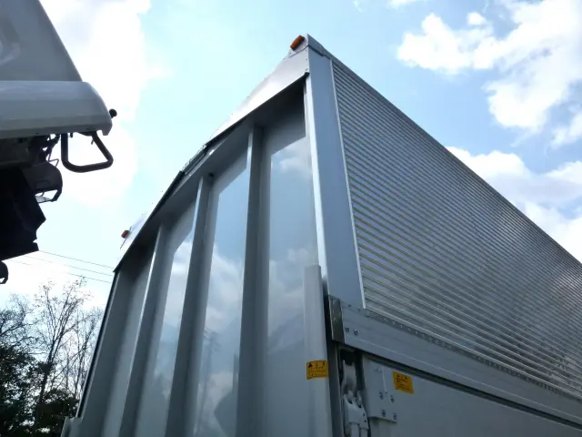 いすゞ フォワード 2RG-FRR90T2(2WD)の写真9