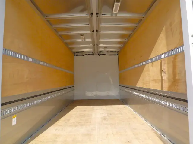 いすゞ フォワード 2RG-FRR90T2(2WD)の写真11