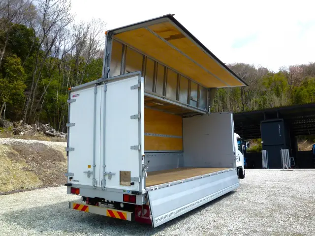 いすゞ フォワード 2RG-FRR90T2(2WD)の写真18