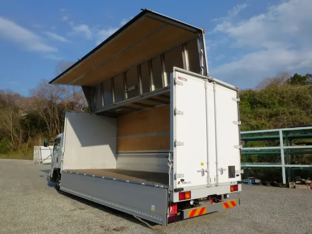 いすゞ フォワード 2RG-FRR90T2(2WD)の写真19