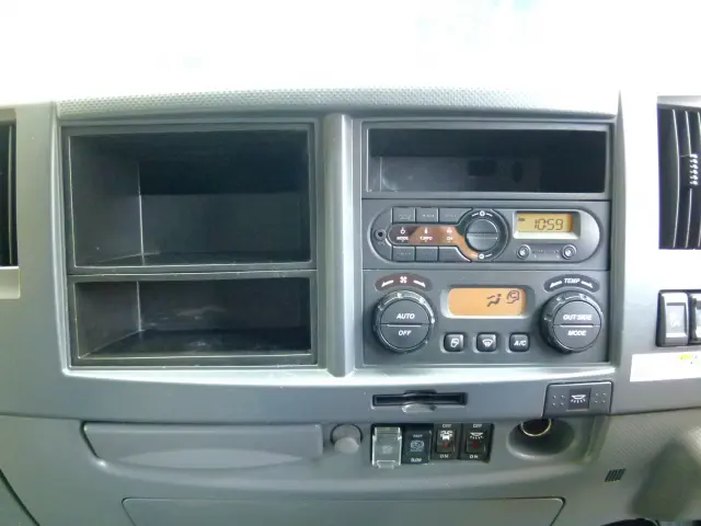 いすゞ フォワード 2RG-FRR90T2(2WD)の写真25