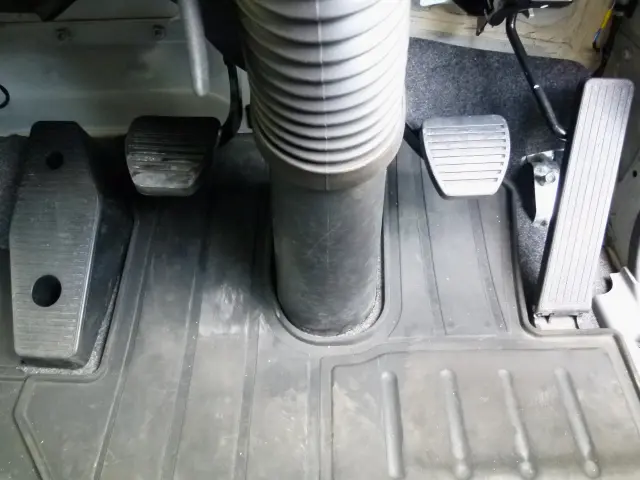 いすゞ フォワード 2RG-FRR90T2(2WD)の写真28