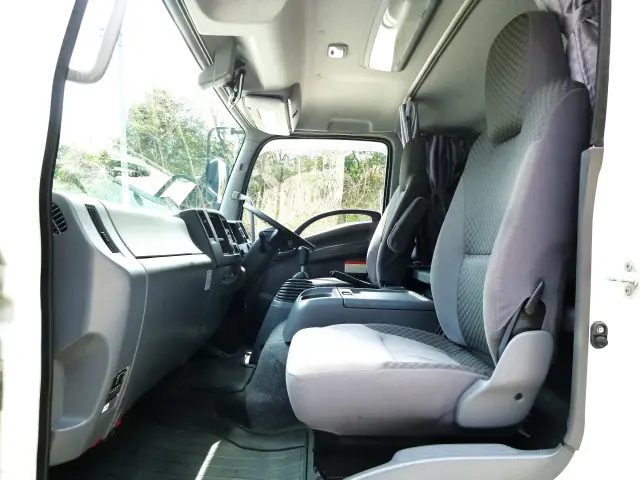 いすゞ フォワード 2RG-FRR90T2(2WD)の写真29