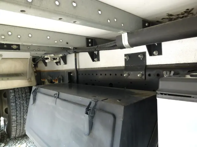 いすゞ フォワード 2RG-FRR90T2(2WD)の写真35