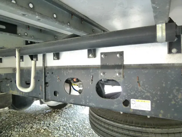 いすゞ フォワード 2RG-FRR90T2(2WD)の写真37