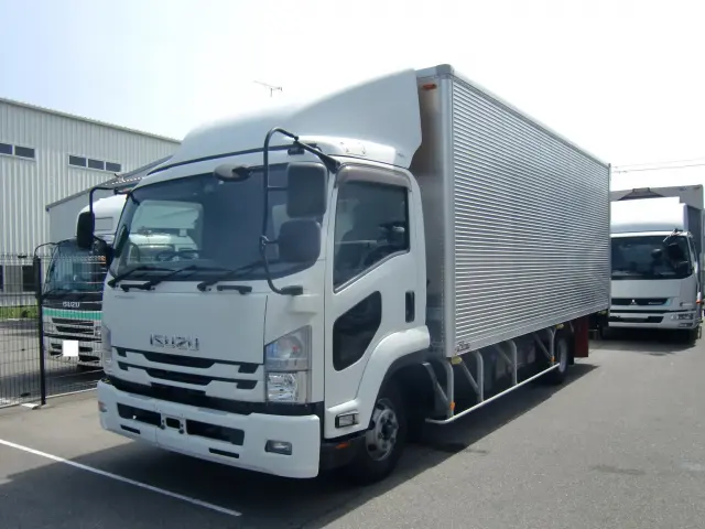 いすゞ フォワード 2RG-FRR90S2(2WD)の写真1