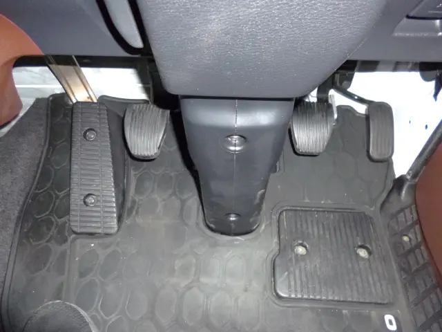 日野 レンジャー 2KG-FC2ABG(2WD)の写真32