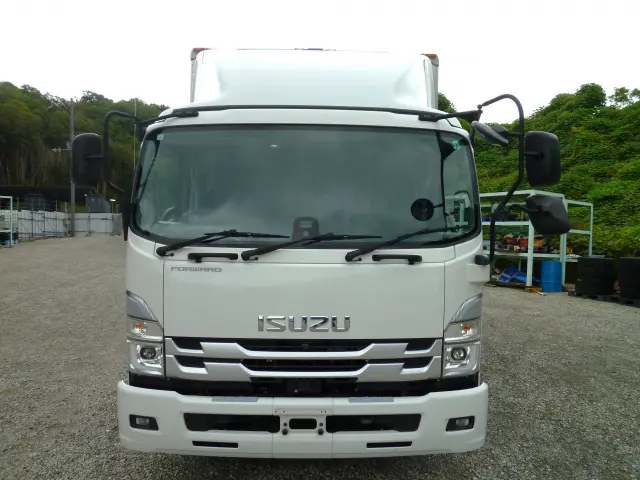 いすゞ フォワード 2RG-FRR90T2(2WD)の写真2