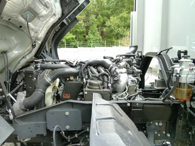 いすゞ フォワード 2RG-FRR90T2(2WD)の写真22