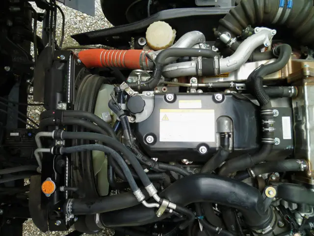 いすゞ フォワード 2RG-FRR90T2(2WD)の写真23