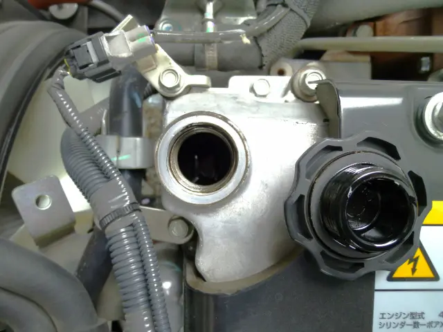 いすゞ フォワード 2RG-FRR90T2(2WD)の写真24