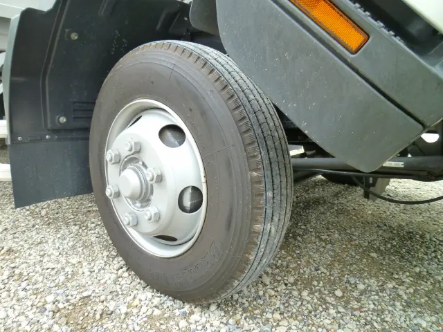 いすゞ フォワード 2RG-FRR90T2(2WD)の写真40