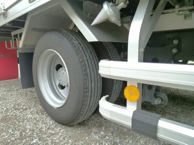 いすゞ フォワード 2RG-FRR90T2(2WD)の写真42