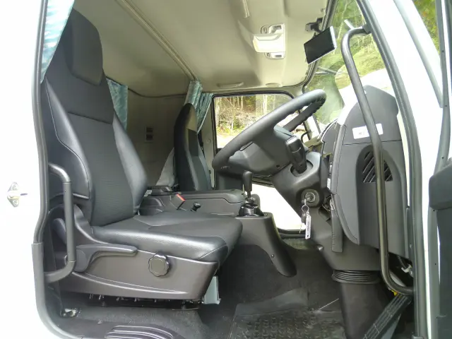 三菱 ファイター 2KG-FK65F(2WD)の写真28