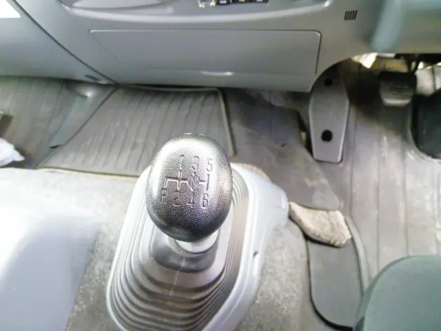 UD コンドル 2RG-BRR90T2(2WD)の写真34