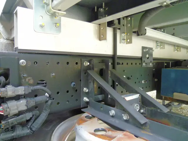 UD コンドル 2RG-BRR90T2(2WD)の写真40