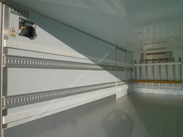 日野 レンジャー 2KG-FD2ABG(2WD)の写真17